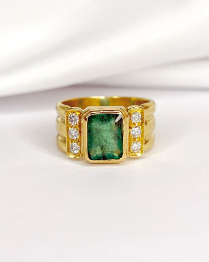 Bague Jonc Émeraude 2.35 carats, Diamants &amp; Or Jaune 10,51g "Claudia" - Elliade Paris