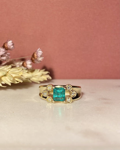 Bague Jonc Émeraude Colombie 0.80 carat &amp; Diamants &quot;Alix&quot; - Elliade Paris
