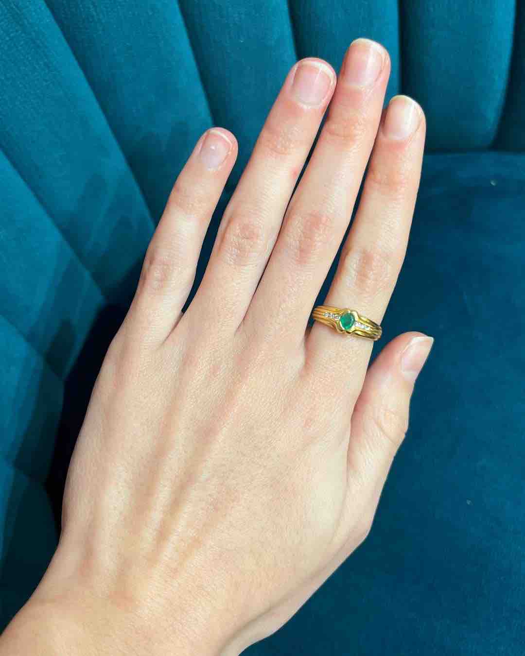 Bague Jonc Émeraude &amp; Diamants "Aimée" - Elliade Paris