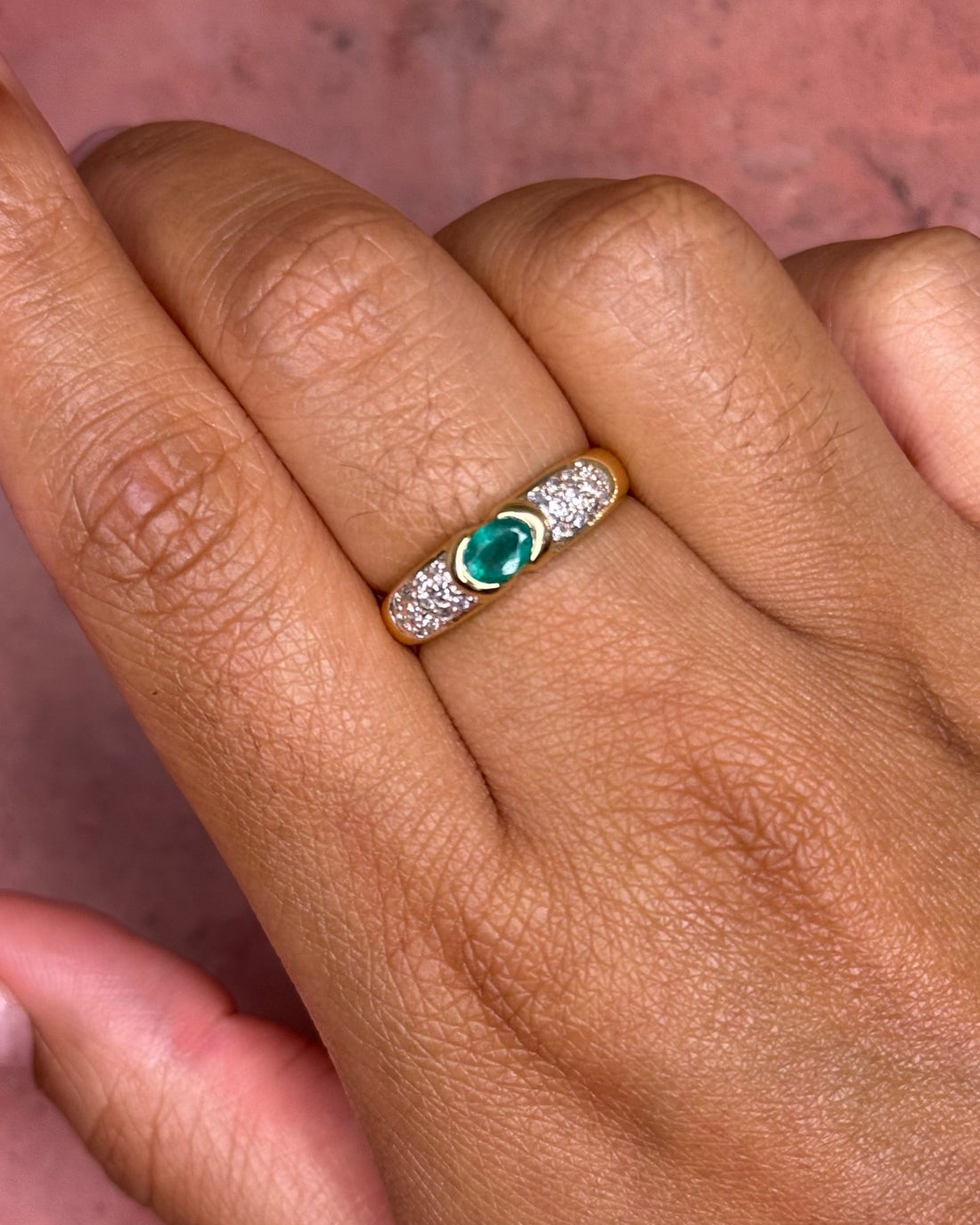 Bague Jonc Émeraude &amp; Diamants "Daniella" - Elliade Paris