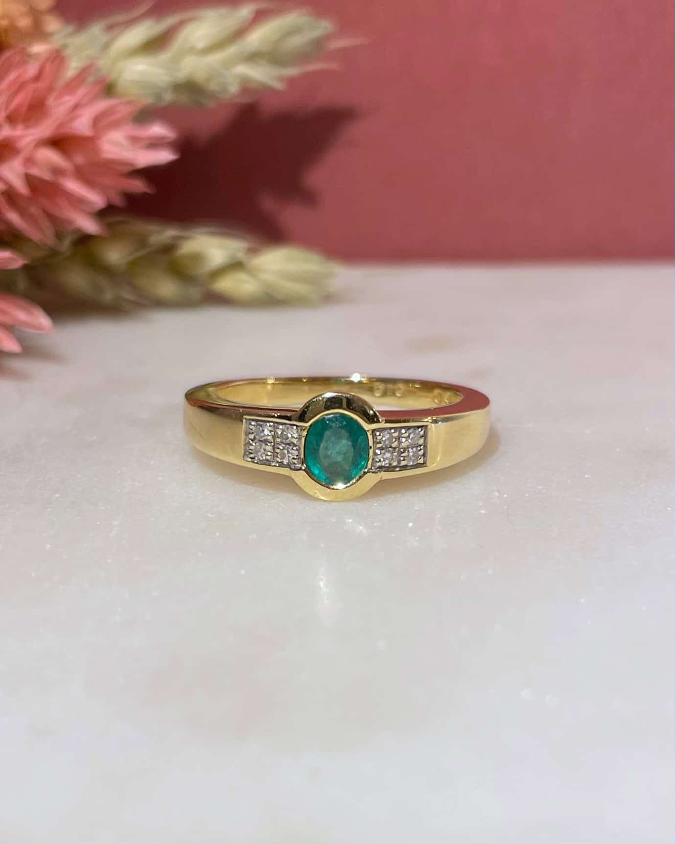 Bague Jonc Émeraude &amp; Diamants "Mailou" - Elliade Paris