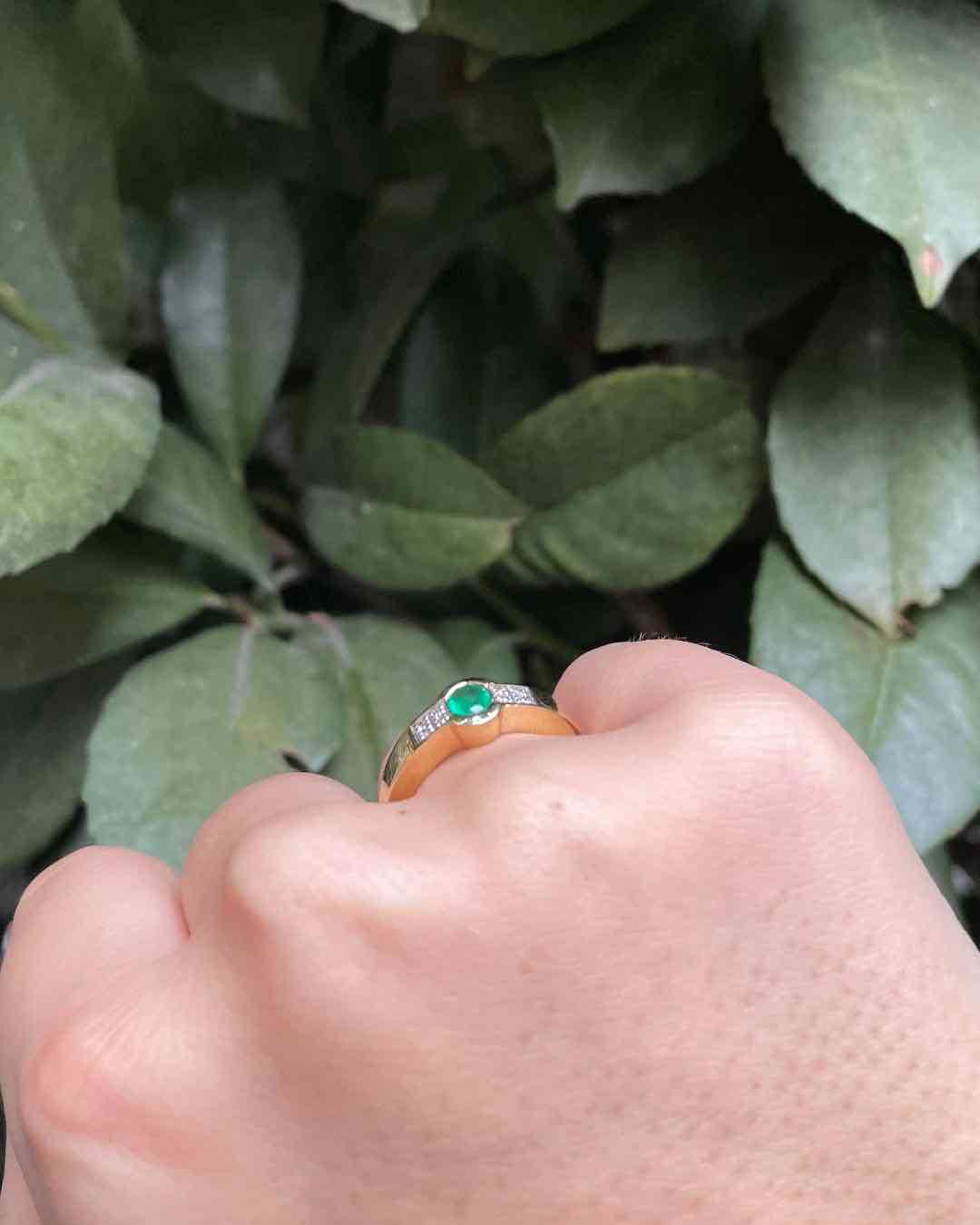 Bague Jonc Émeraude &amp; Diamants "Mailou" - Elliade Paris