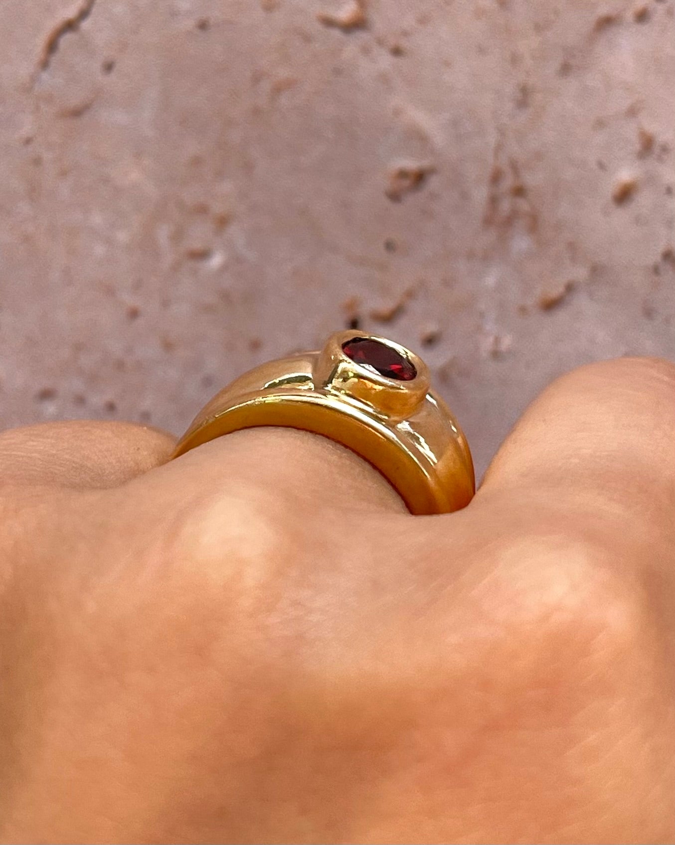 Bague Jonc Grenat 1.30 carat &amp; Or 6.69g "Vélina" - Elliade Paris