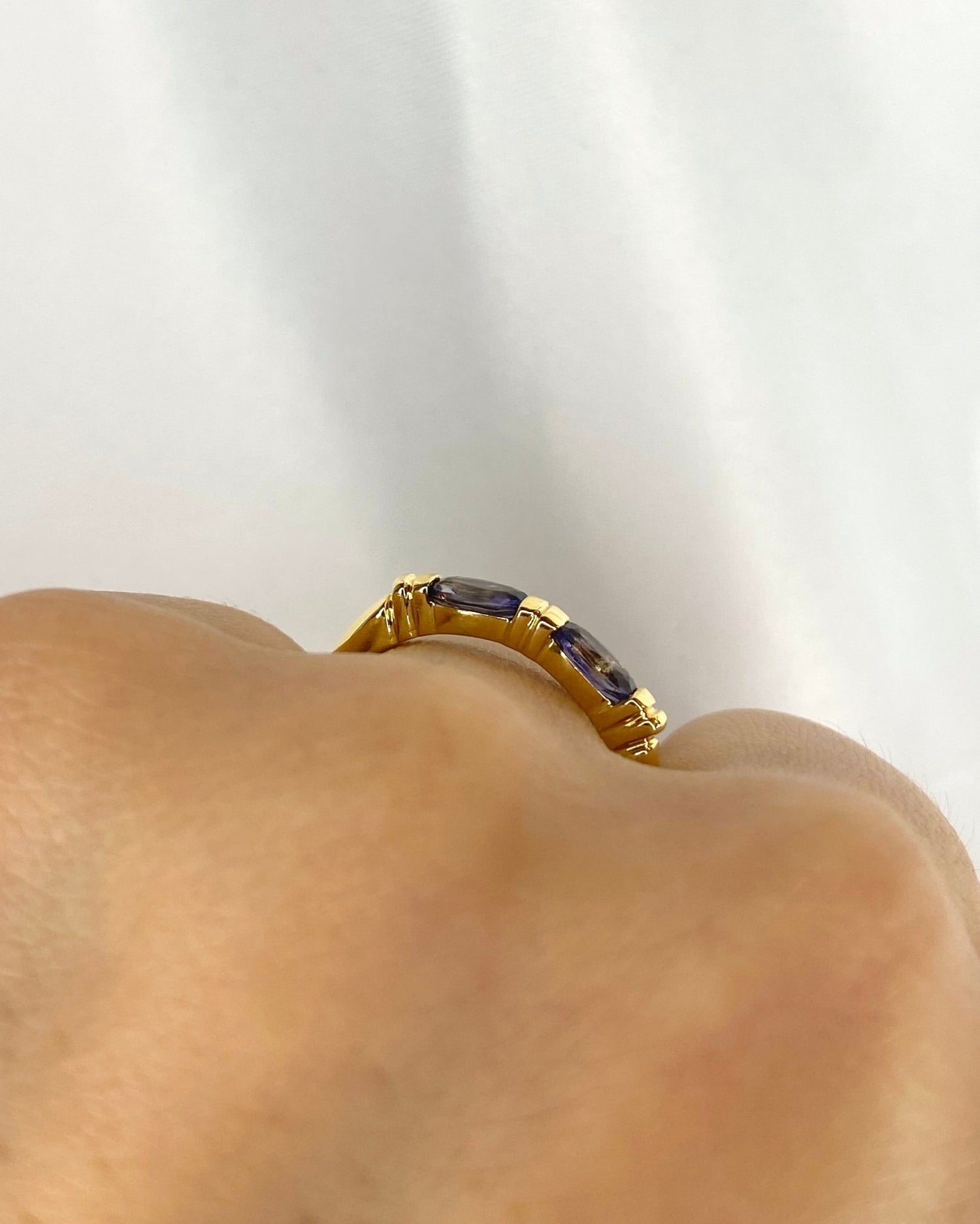 Bague Jonc Iolites 0.60 carat "Lila" - Elliade Paris