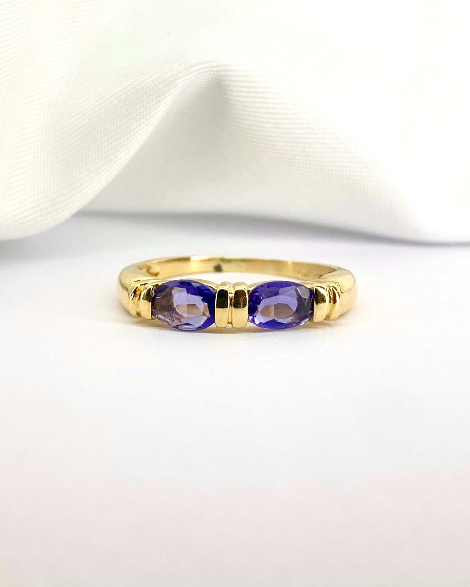 Bague Jonc Iolites 0.60 carat "Lila" - Elliade Paris