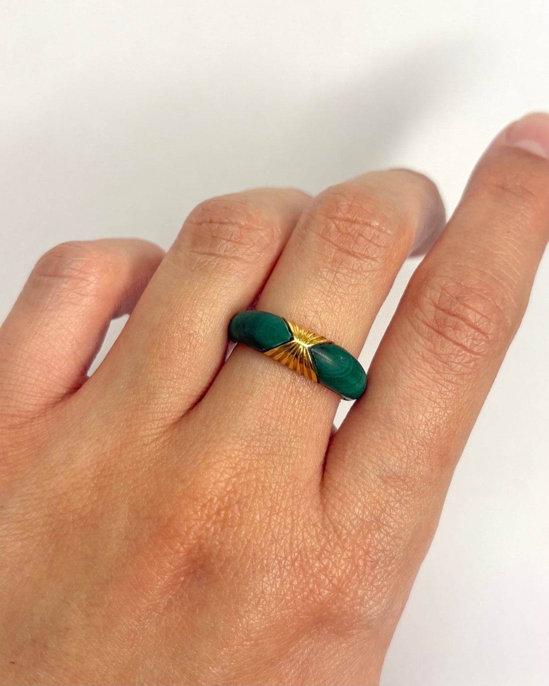 Bague Jonc Malachites "Sami" - Elliade Paris