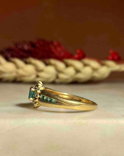 Bague Marguerite Jonc Émeraude &amp; Diamants &quot;Noëlla&quot;
