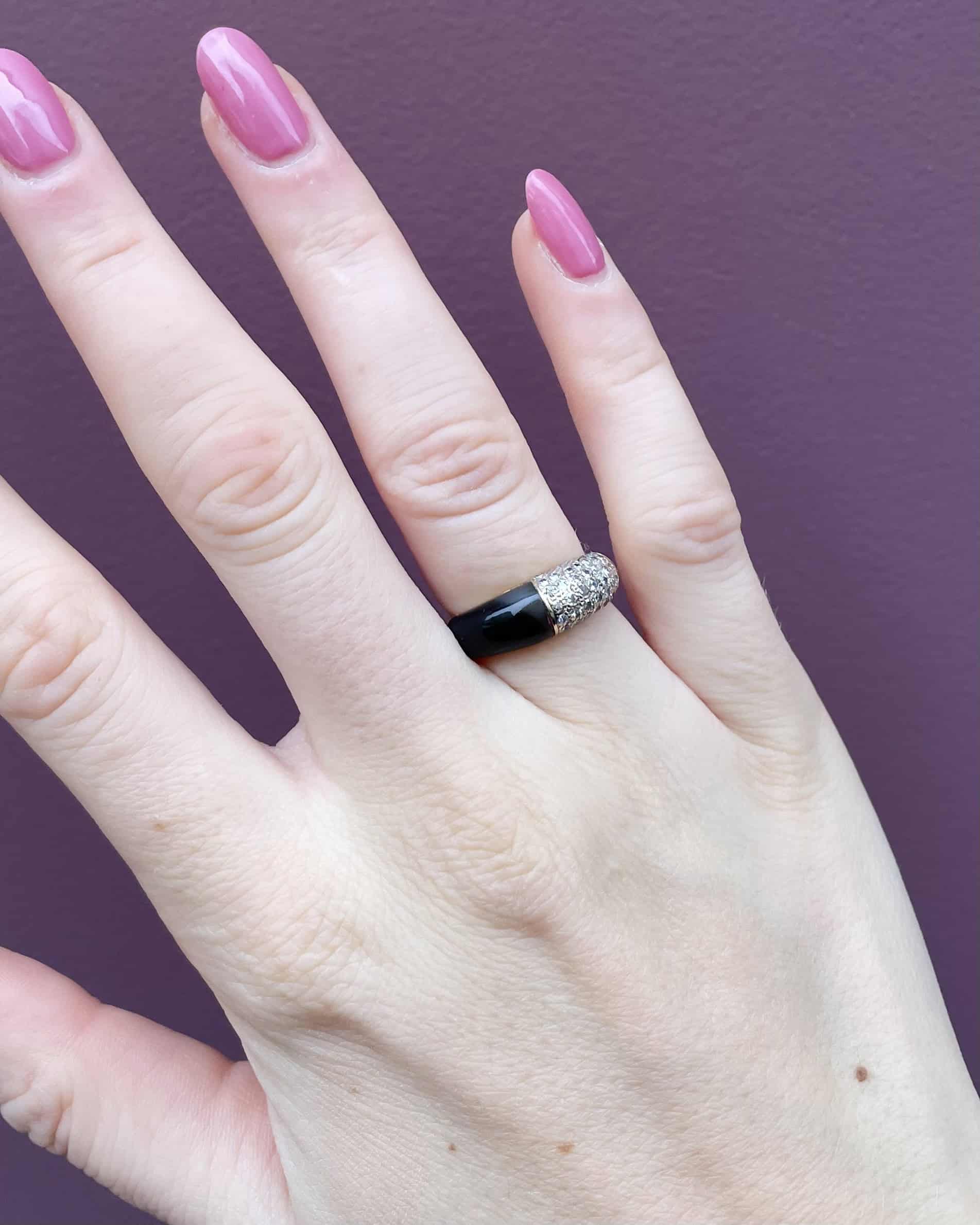 Bague Nina Ricci Jonc Onyx et 48 Diamants "Berna"