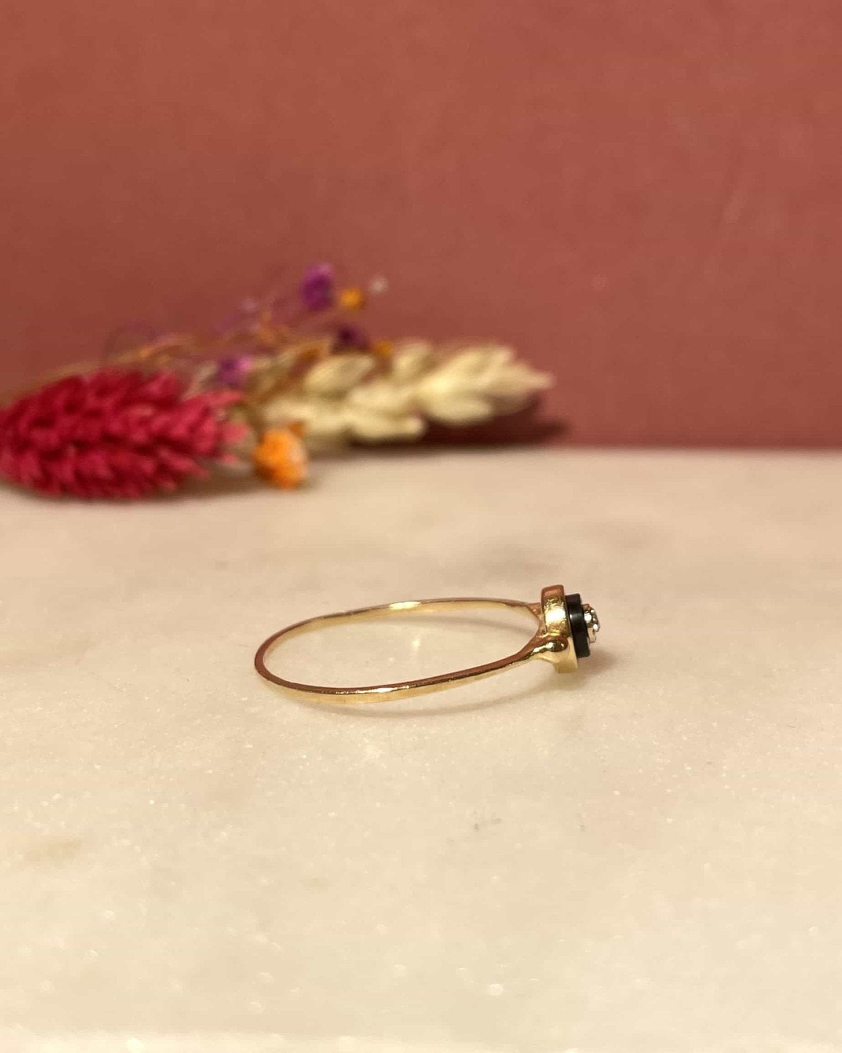 Bague Jonc Onyx &amp; Diamants "Soizic" - Elliade Paris