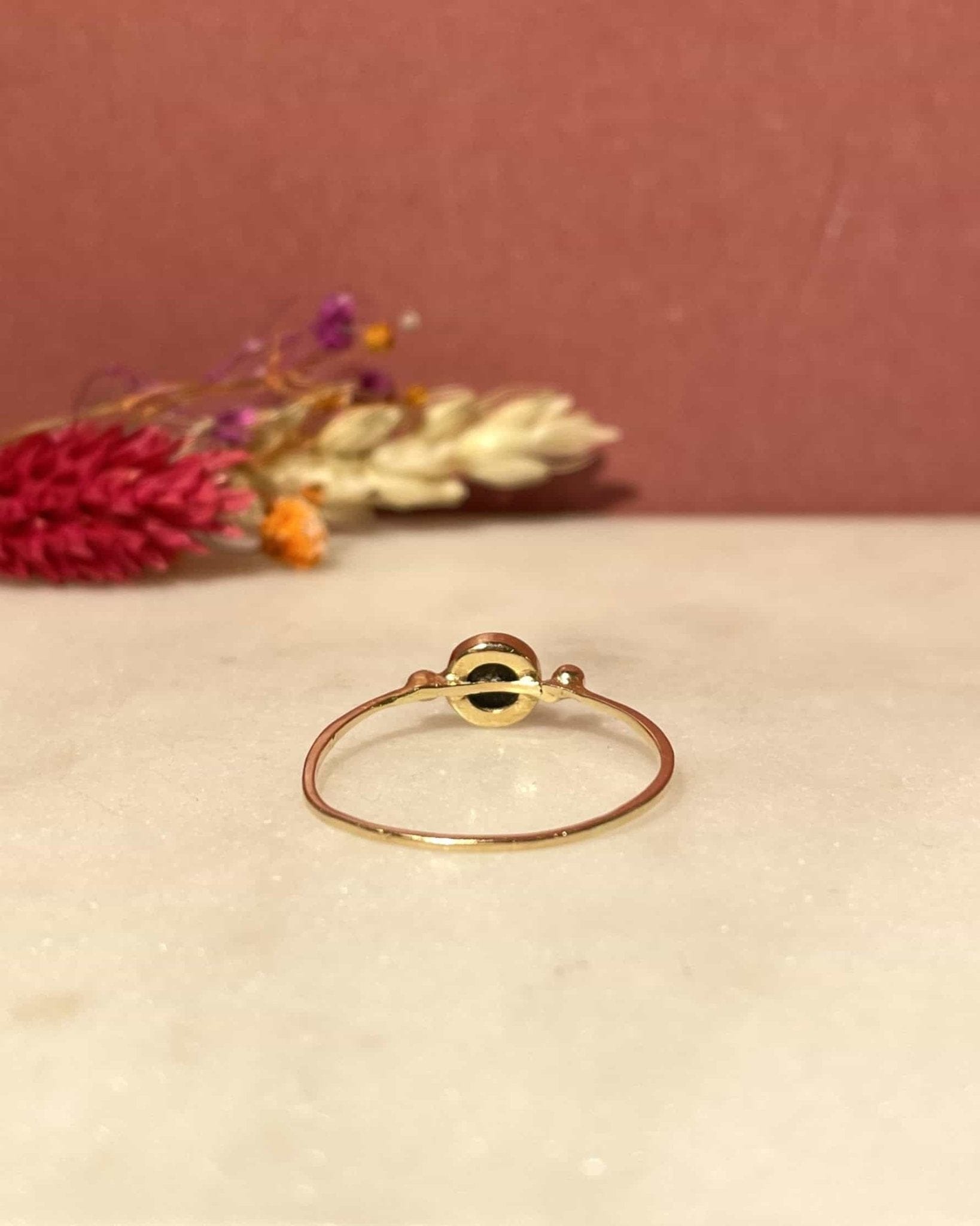 Bague Jonc Onyx &amp; Diamants "Soizic" - Elliade Paris