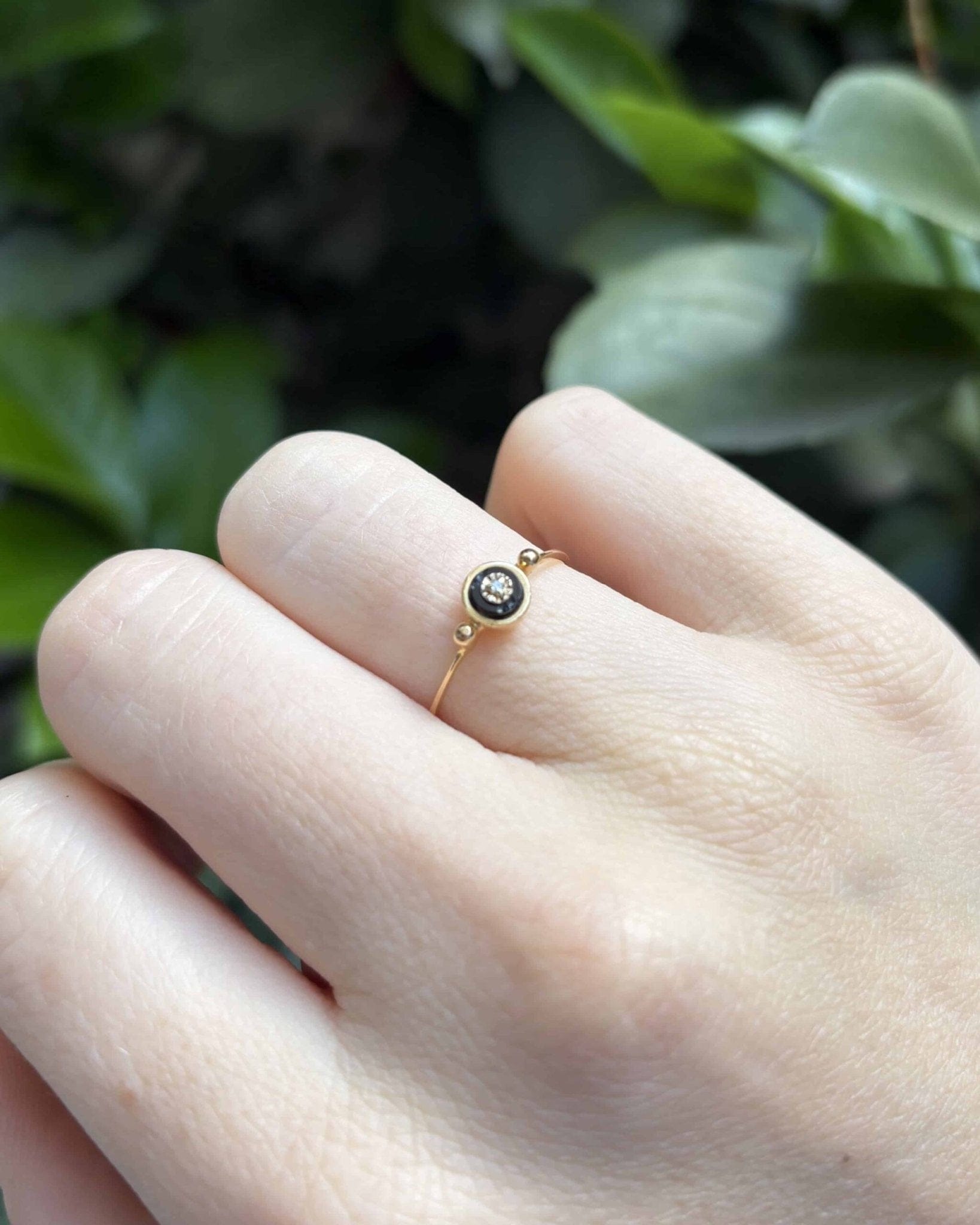 Bague Jonc Onyx &amp; Diamants "Soizic" - Elliade Paris
