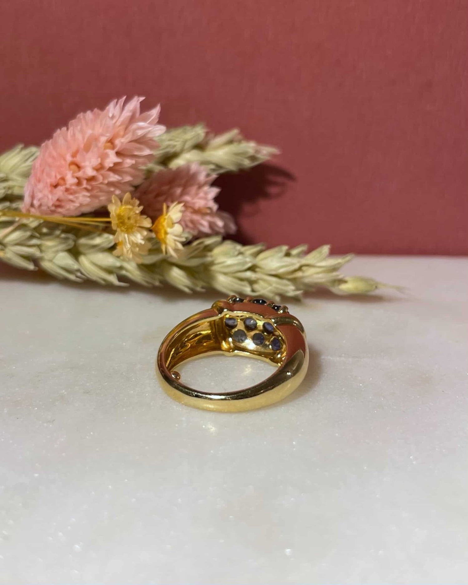 Bague Jonc Or &amp; Saphirs 2 Carats &quot;Freya&quot; - Elliade Paris