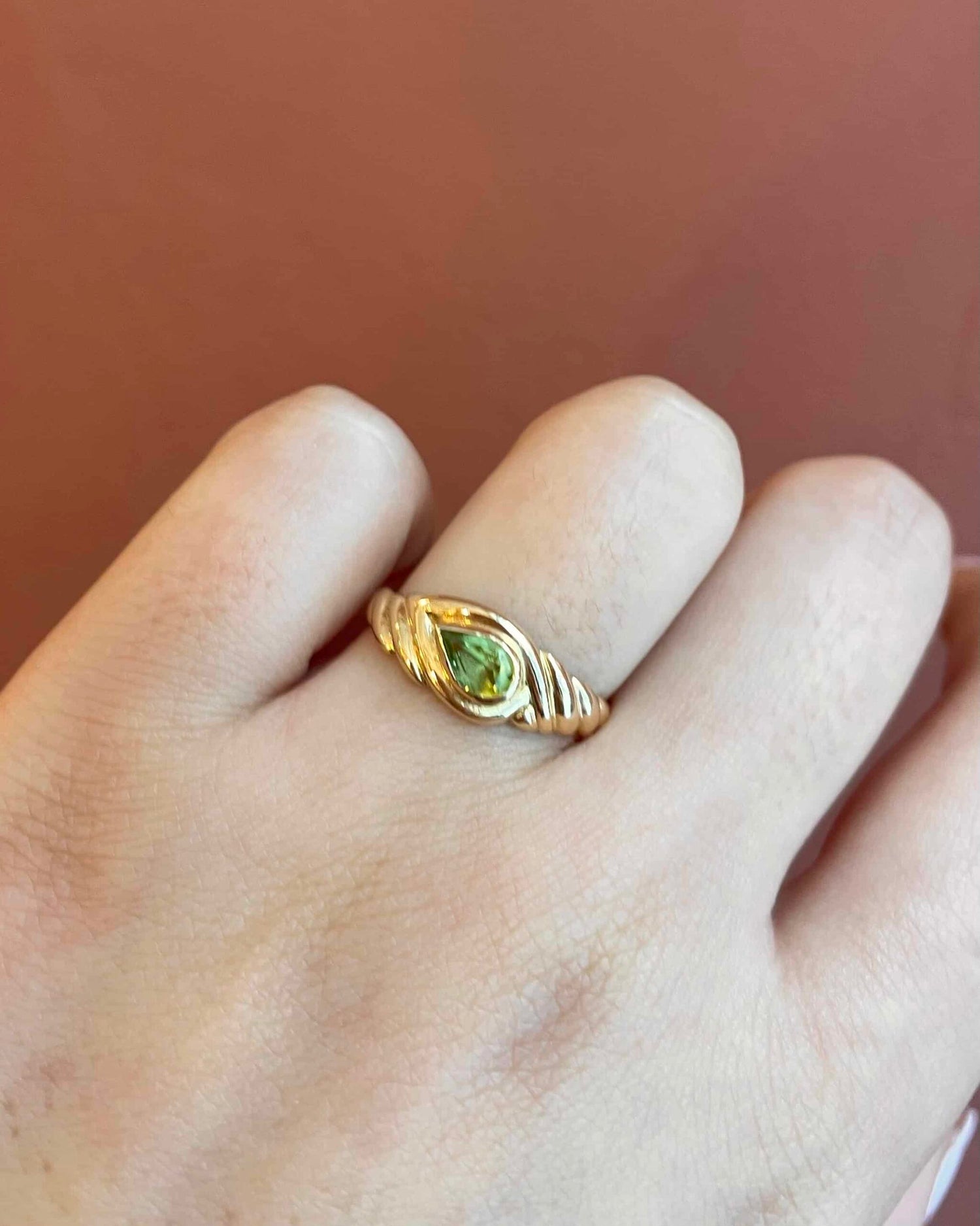 Bague Jonc Solitaire Péridot 0.40 carat &quot;Cassiopée&quot;