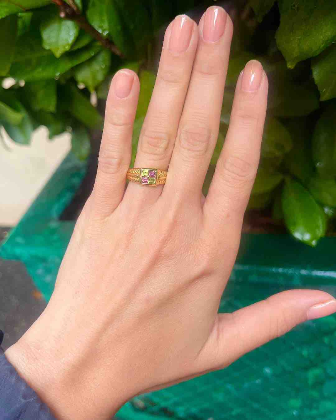 Bague Jonc Peridots &amp; Tourmalines "Coralie" - Elliade Paris