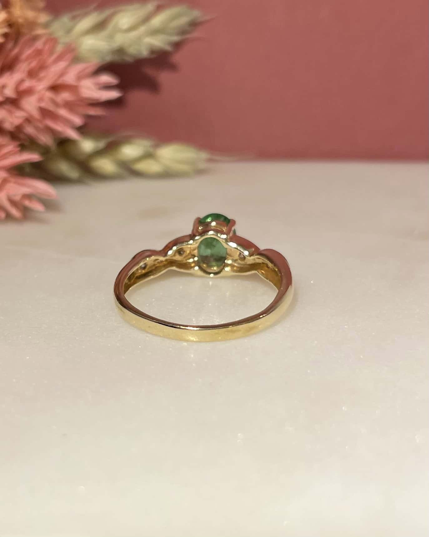Bague Jonc Émeraude 0.90 carat &amp; Diamants "Jovana" - Elliade Paris