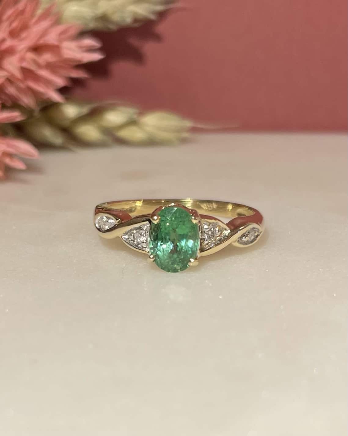 Bague Jonc Émeraude 0.90 carat &amp; Diamants "Jovana" - Elliade Paris