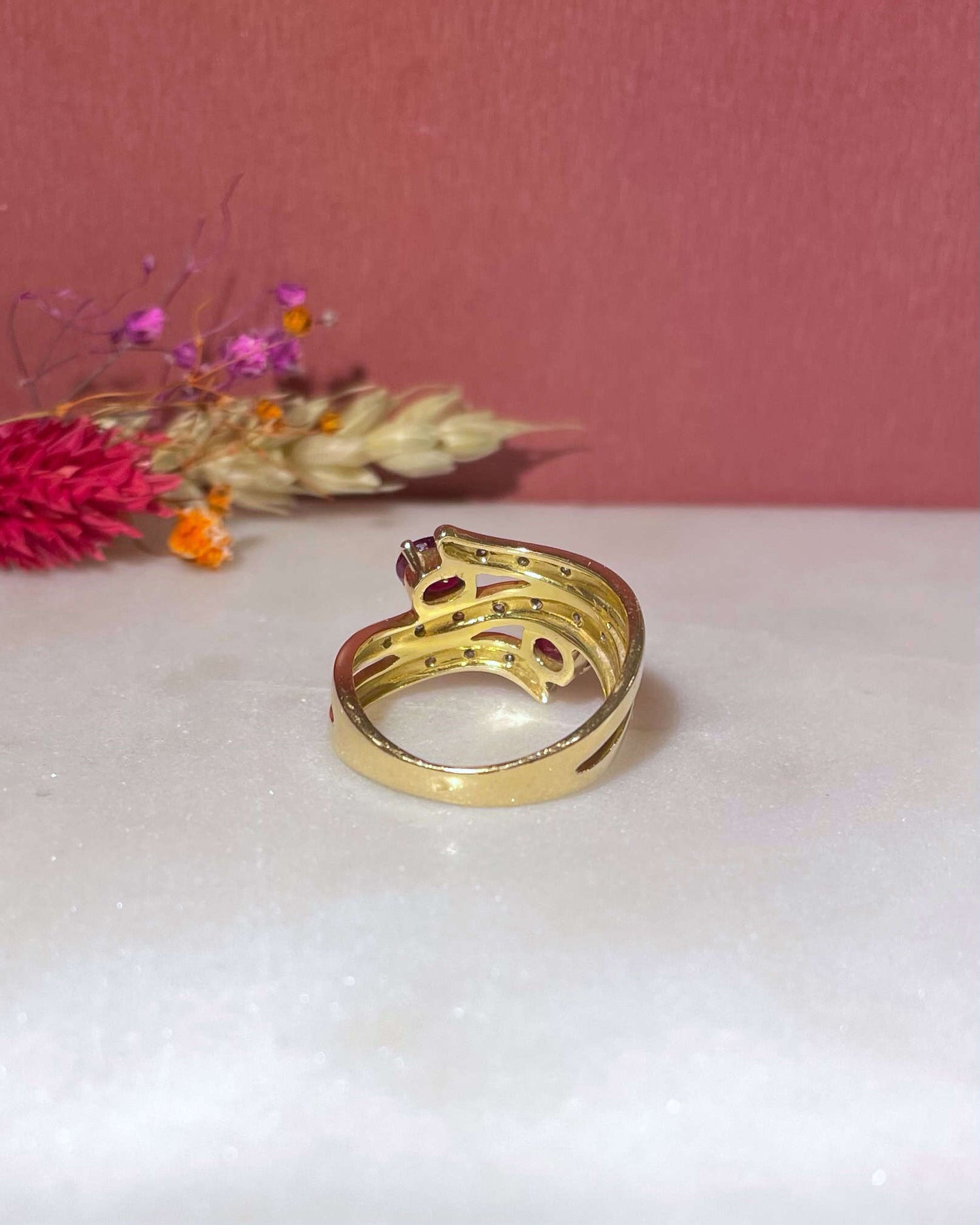 Bague Jonc Rubis 1 Carat &amp; Diamants &quot;Liya&quot; - Elliade Paris