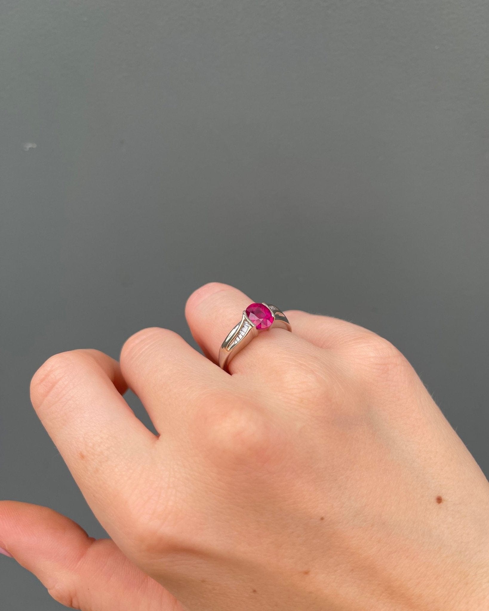 Bague Jonc Rubis 2 carats &amp; 12 Diamants "Sao" - Elliade Paris