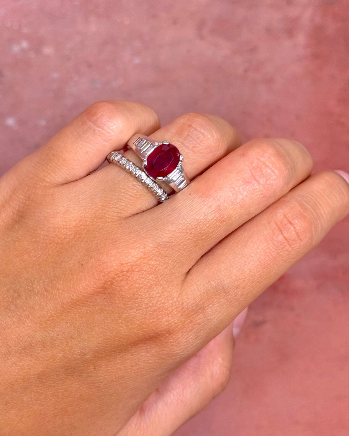 Bague Jonc Rubis 2.91 carats &amp; Diamants Baguette 6.3g "Carmine" - Elliade Paris