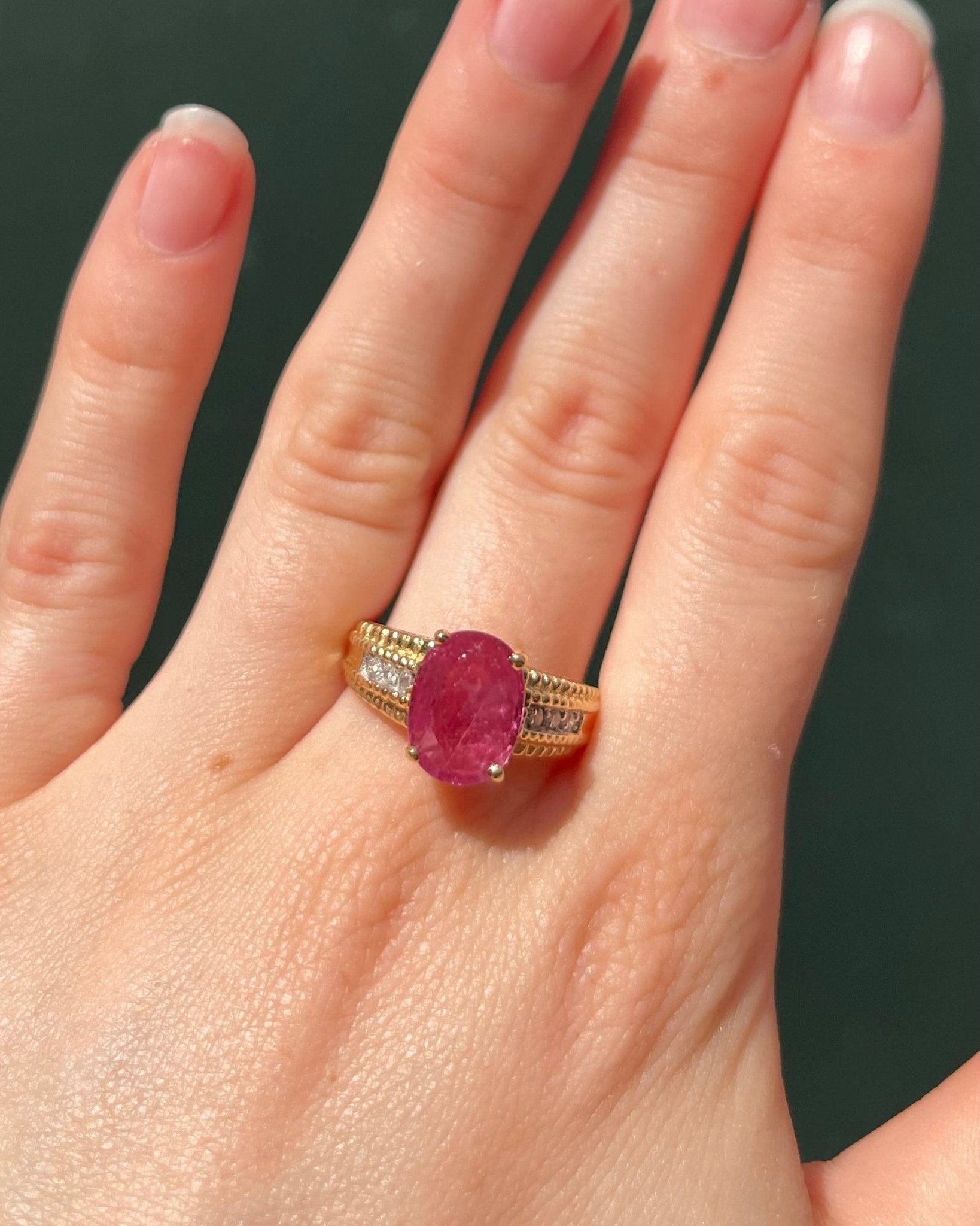 Bague Jonc Rubis 3.80 carats &amp; Diamants "Alba" - Elliade Paris
