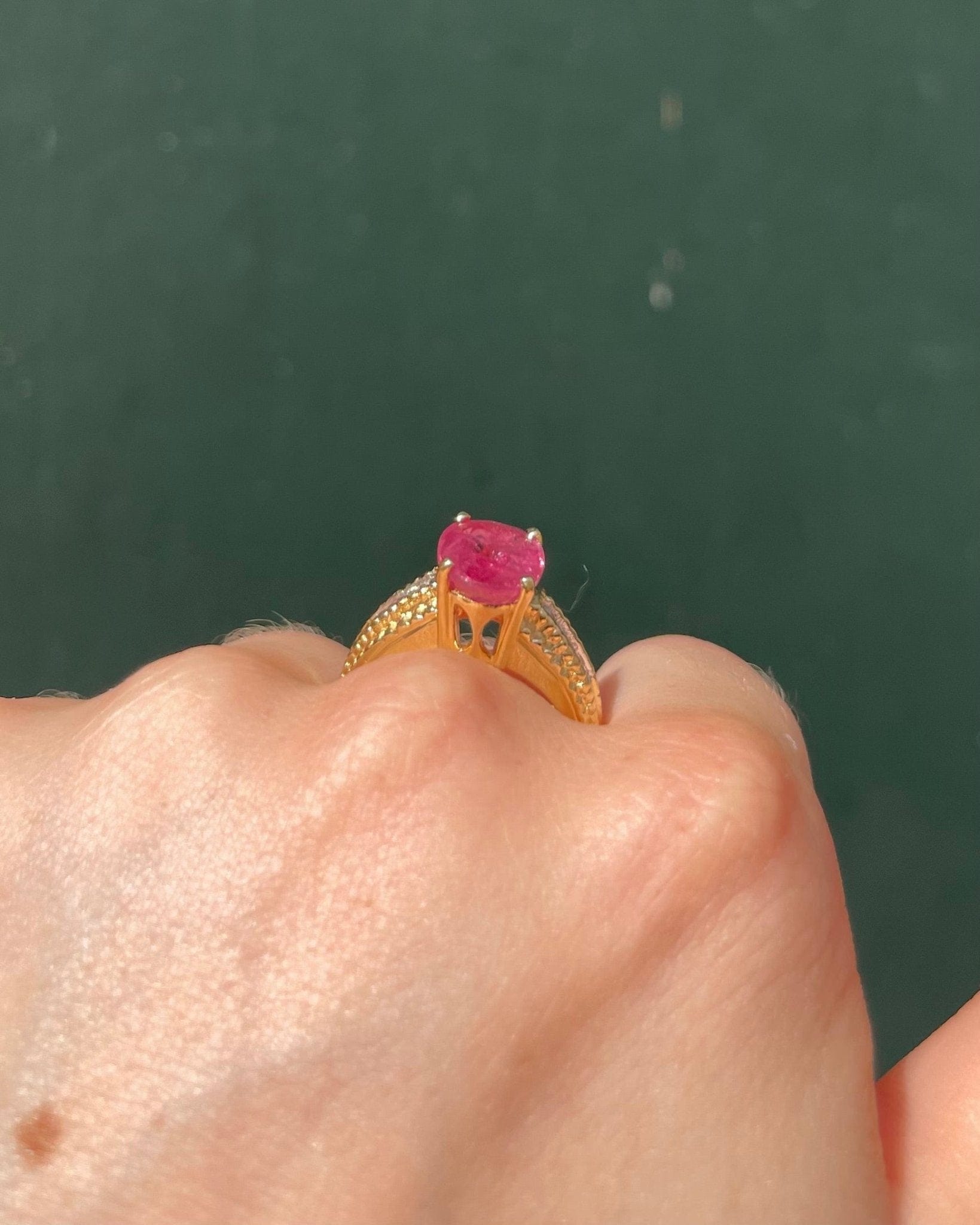Bague Jonc Rubis 3.80 carats &amp; Diamants "Alba" - Elliade Paris