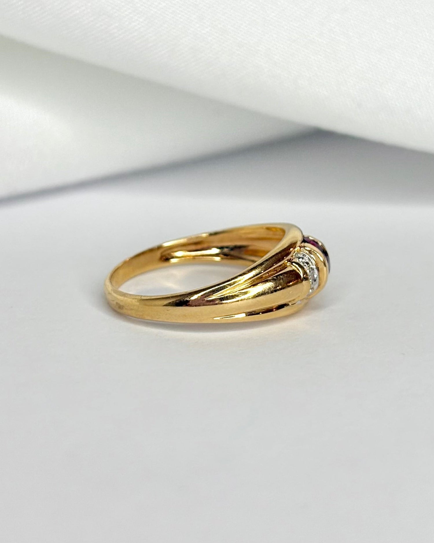 Bague Jonc Rubis &amp; Diamants "Dina" - Elliade Paris