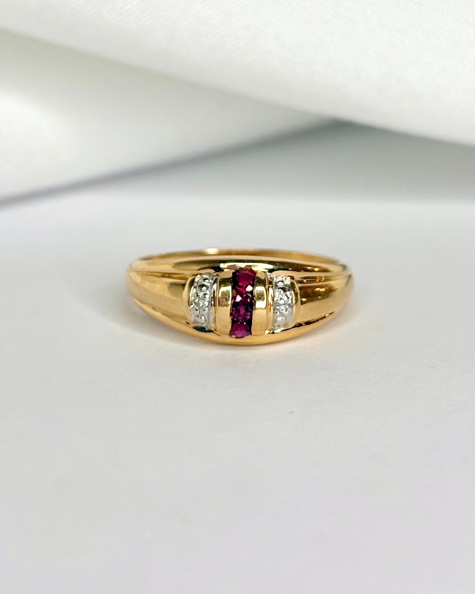 Bague Jonc Rubis &amp; Diamants "Dina" - Elliade Paris