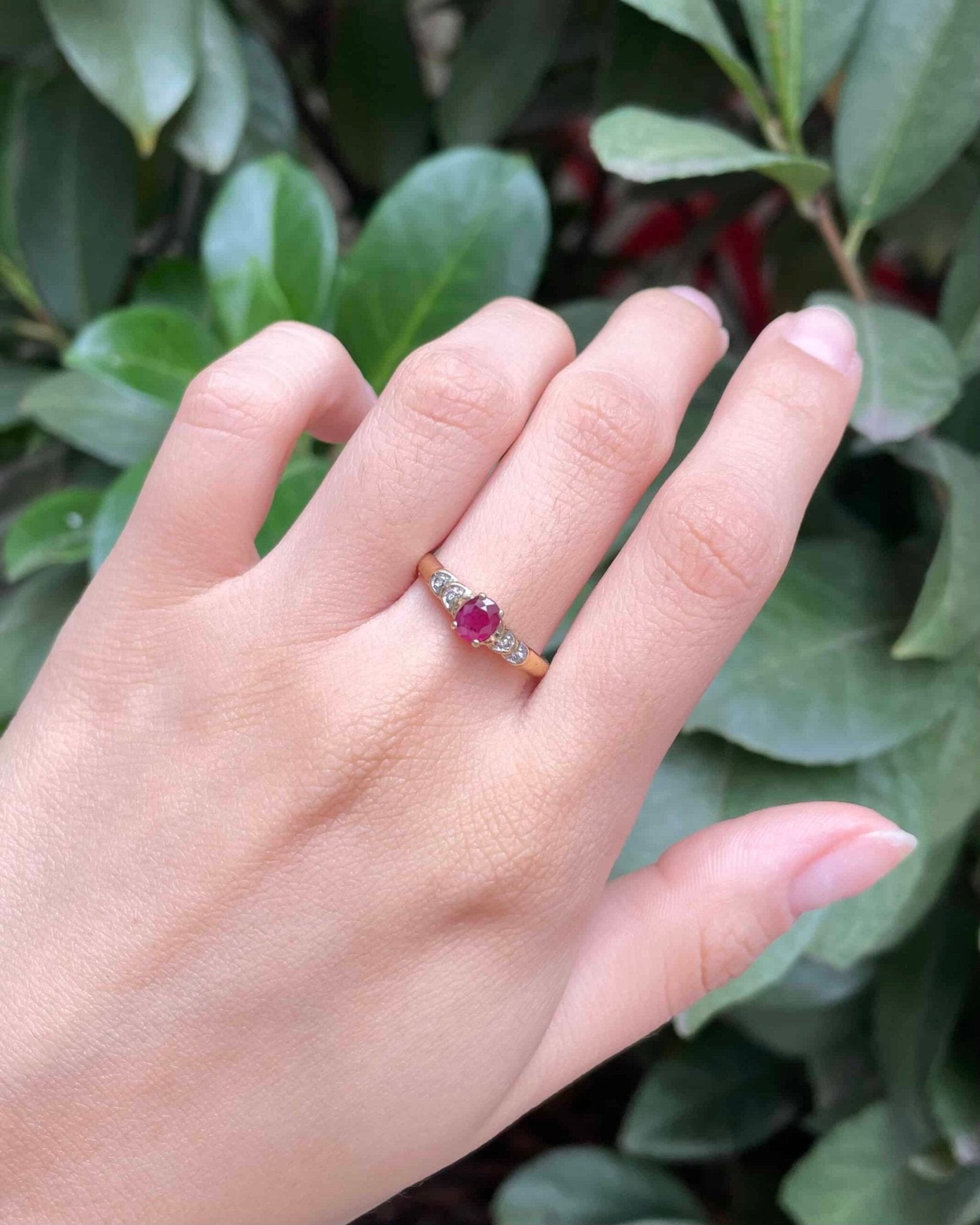 Bague Jonc Rubis &amp; Diamants "Sissy" - Elliade Paris