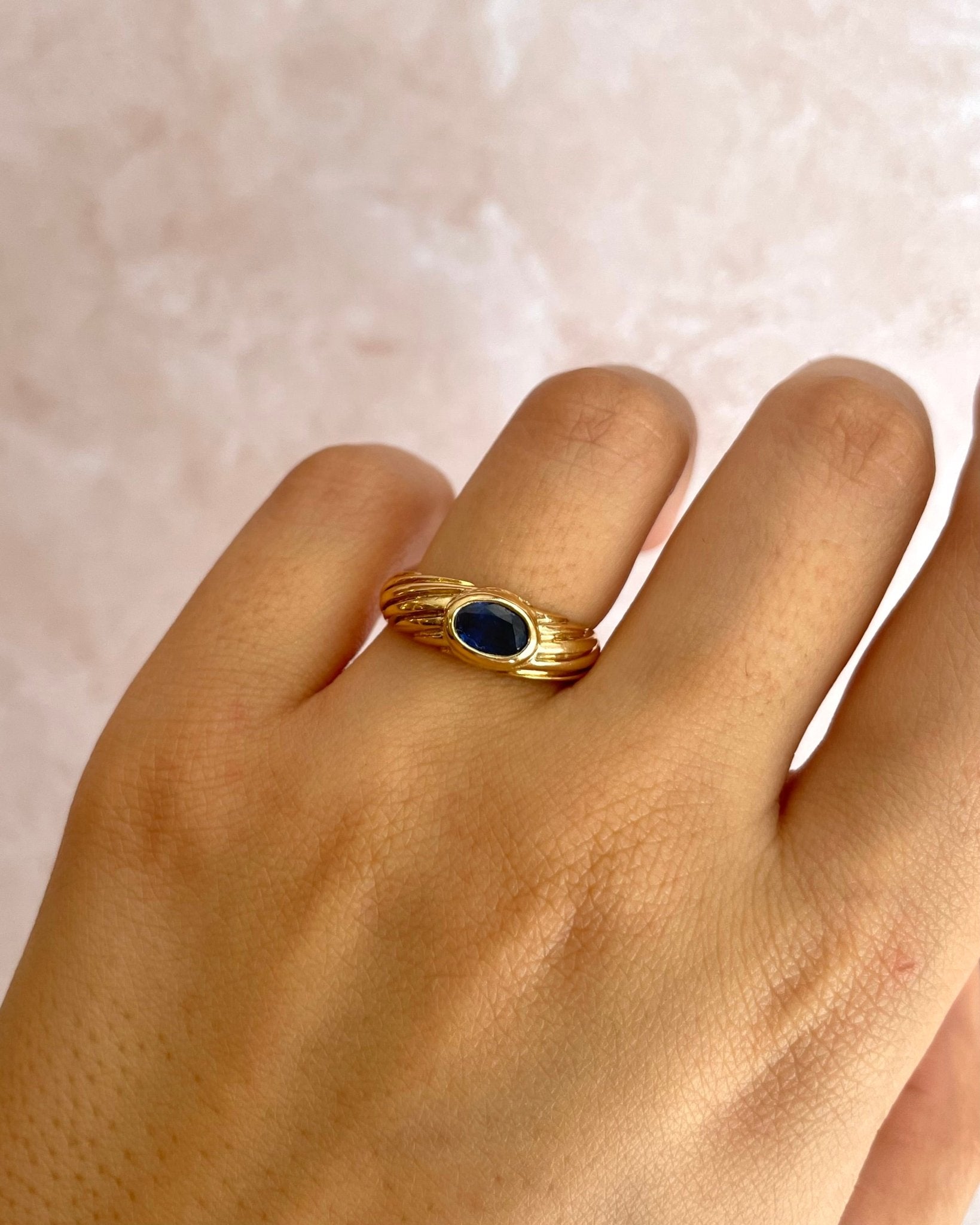 Bague Jonc Saphir 0.60 carat Or 4,4g "Ania" - Elliade Paris