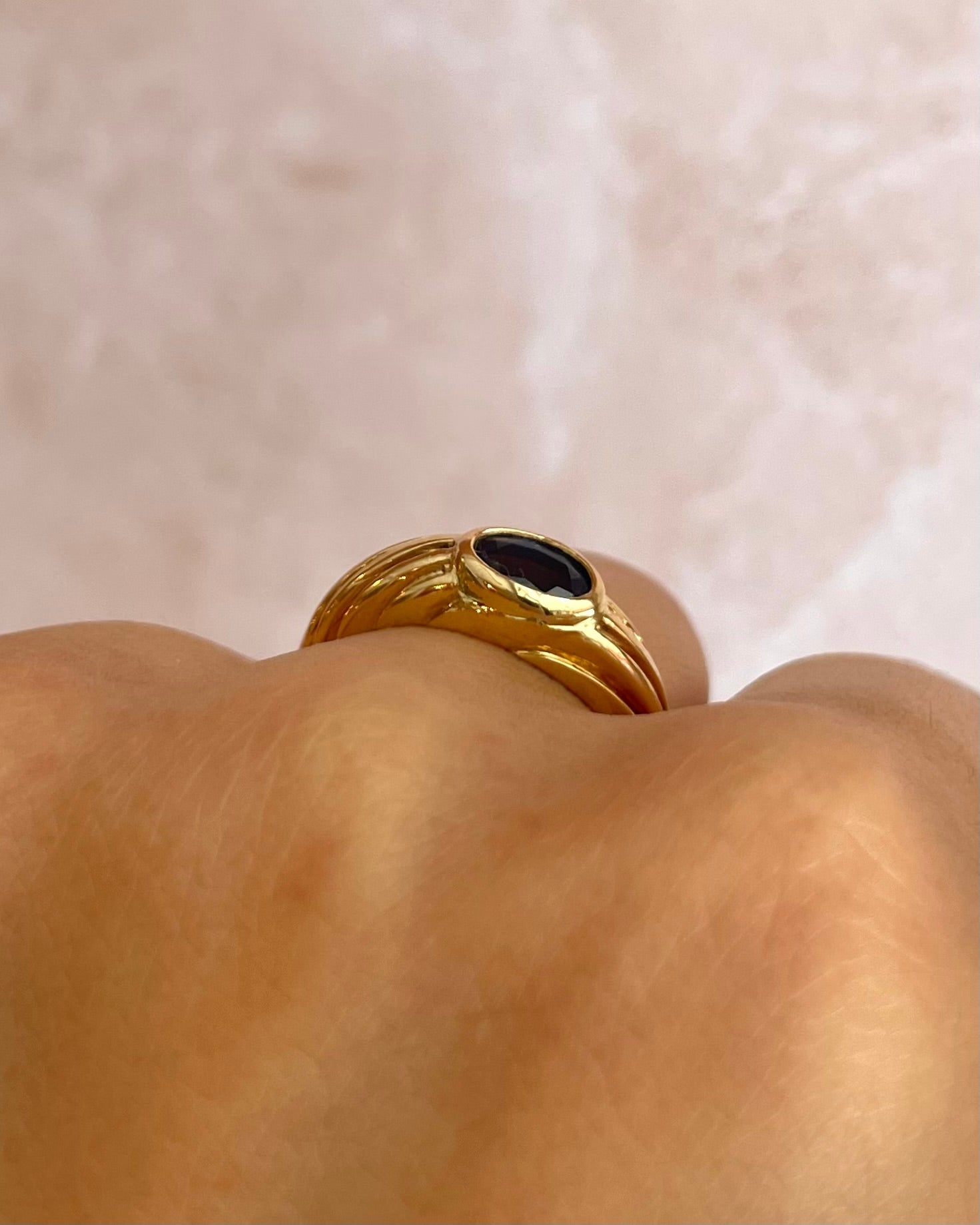 Bague Jonc Saphir 0.60 carat Or 4,4g "Ania" - Elliade Paris