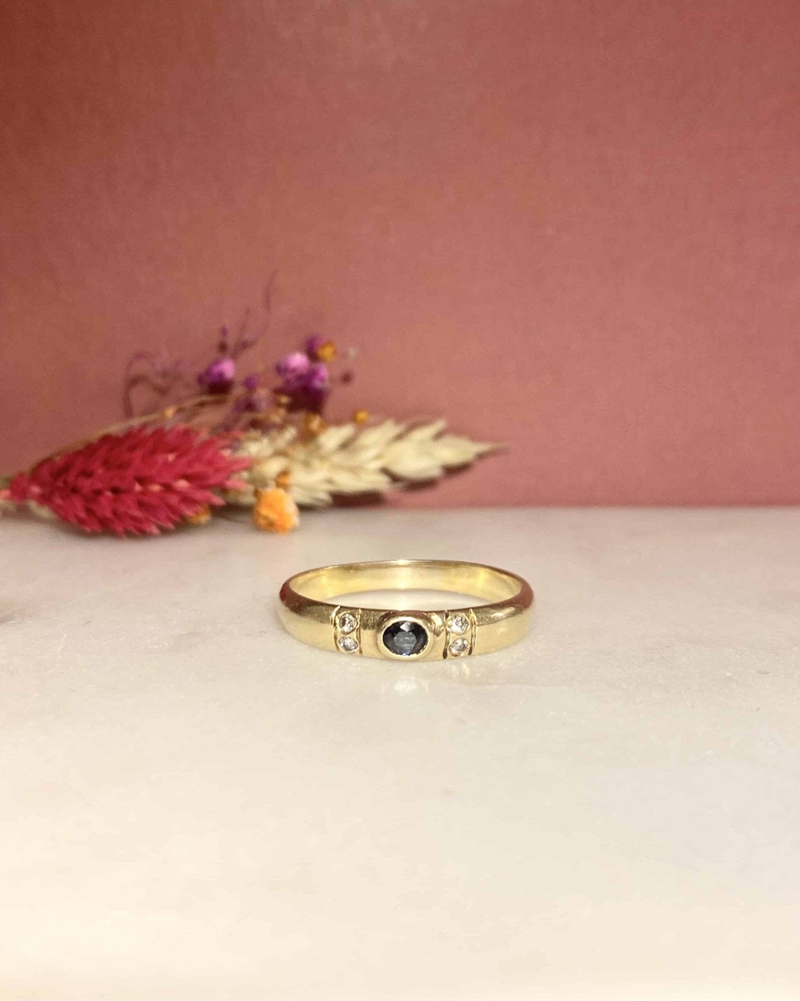 Bague Jonc Saphir &amp; Diamants "Stella" - Elliade Paris