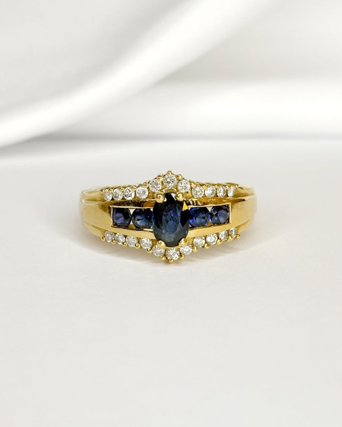Bague Jonc Saphirs 0.70 carat, Diamants &amp; Or 5.05 g "Allie" - Elliade Paris