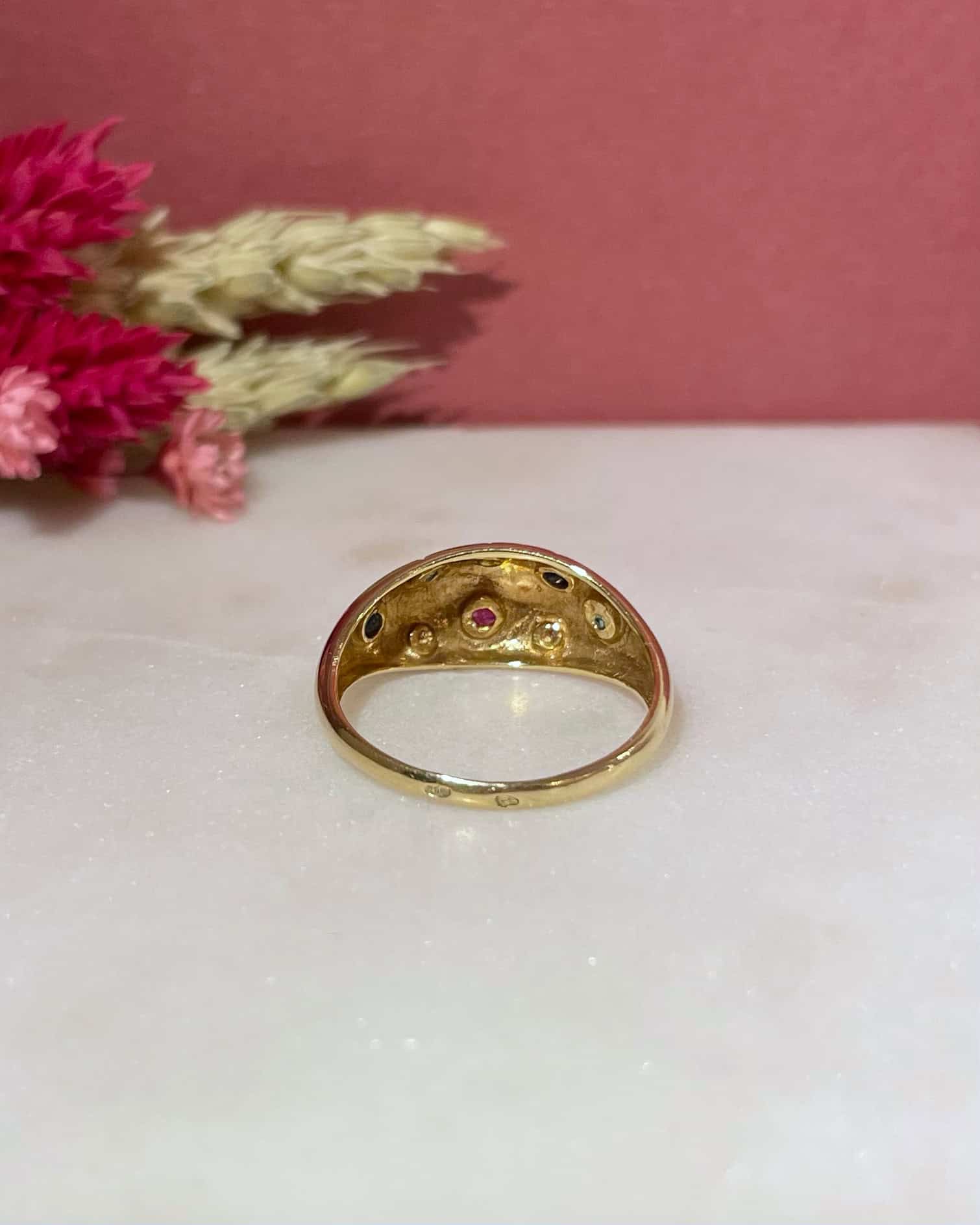 Bague Jonc Saphirs, Émeraudes, Rubis &amp; Diamants "Tamana" - Elliade Paris