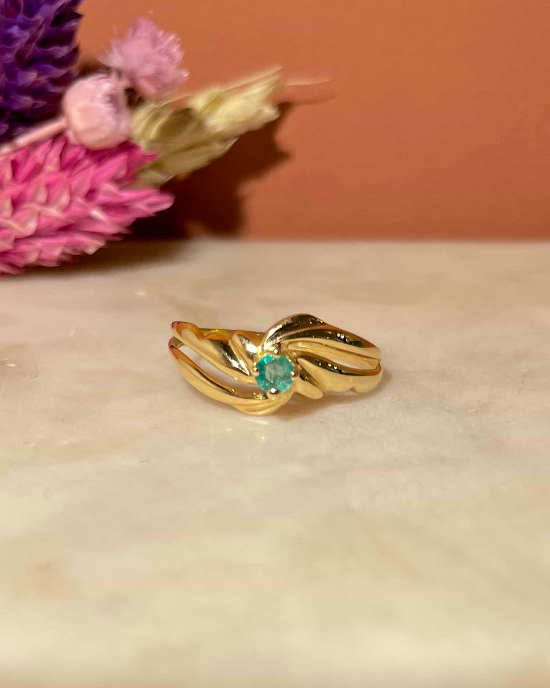 Anillo Tourbillon Solitario Esmeralda "Eviana"