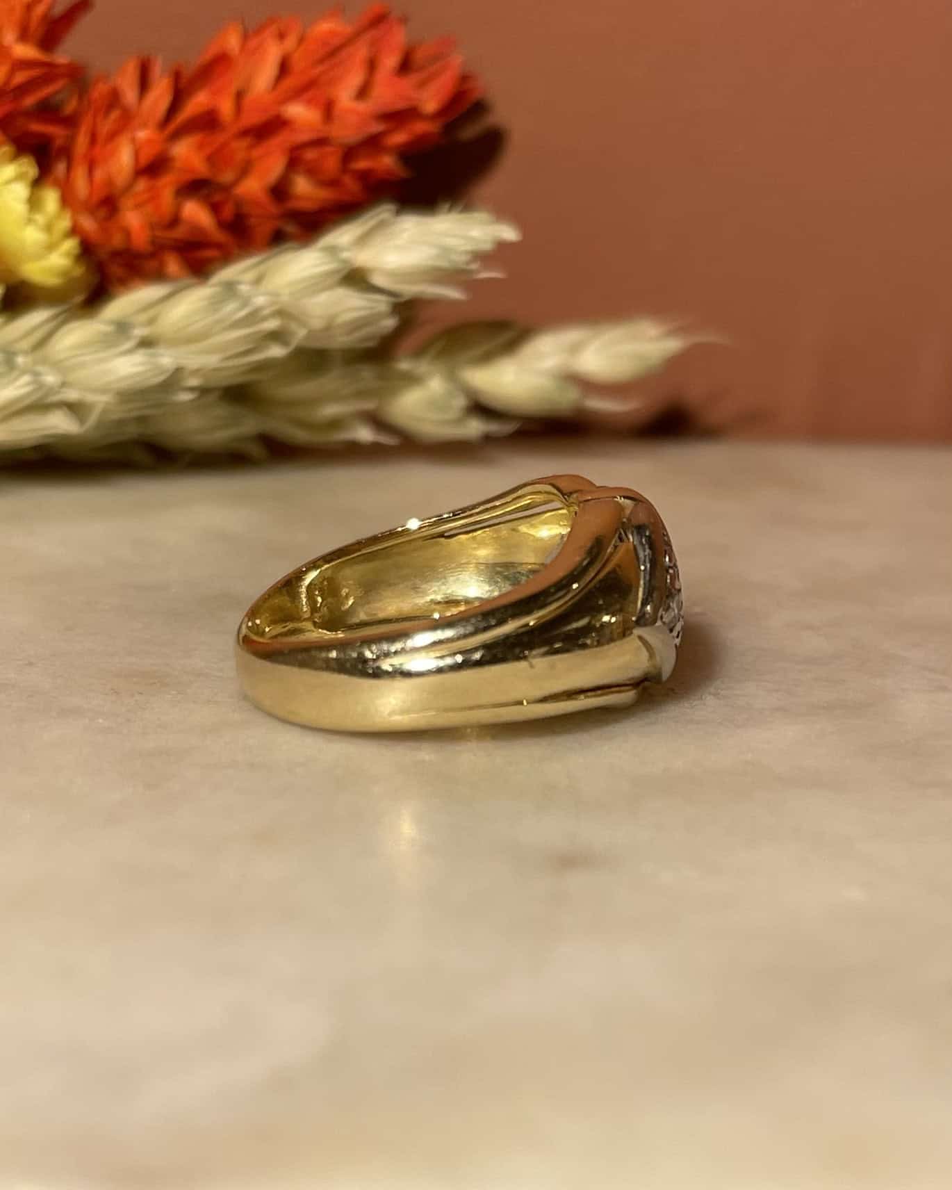 Anillo brazalete &quot;Safia&quot; de dos diamantes y oro
