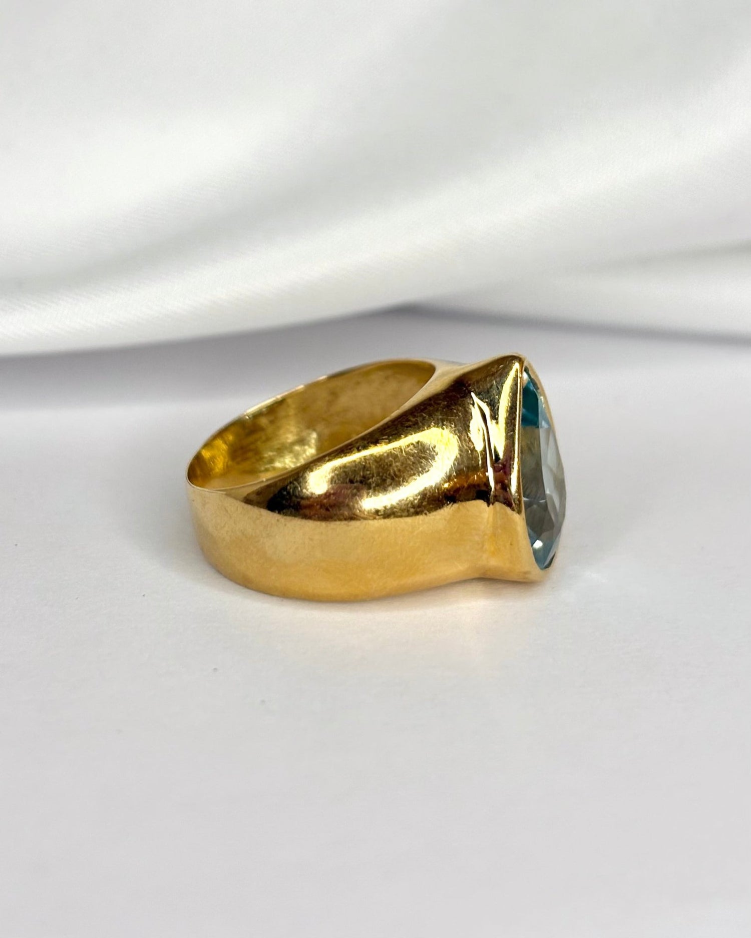 Bague Jonc Topaze 6.12 carats &amp; Or Jaune 6,57g "Syma" - Elliade Paris