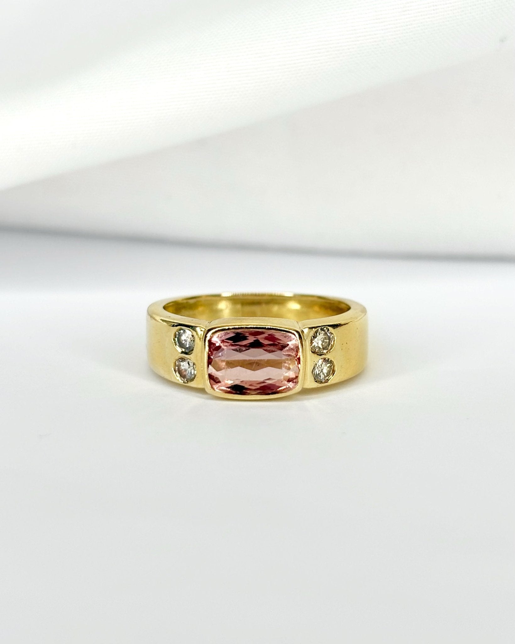 Bague Jonc Topaze Rose 1.90 carat, Diamants &amp; Or 4,06g "Malou" - Elliade Paris