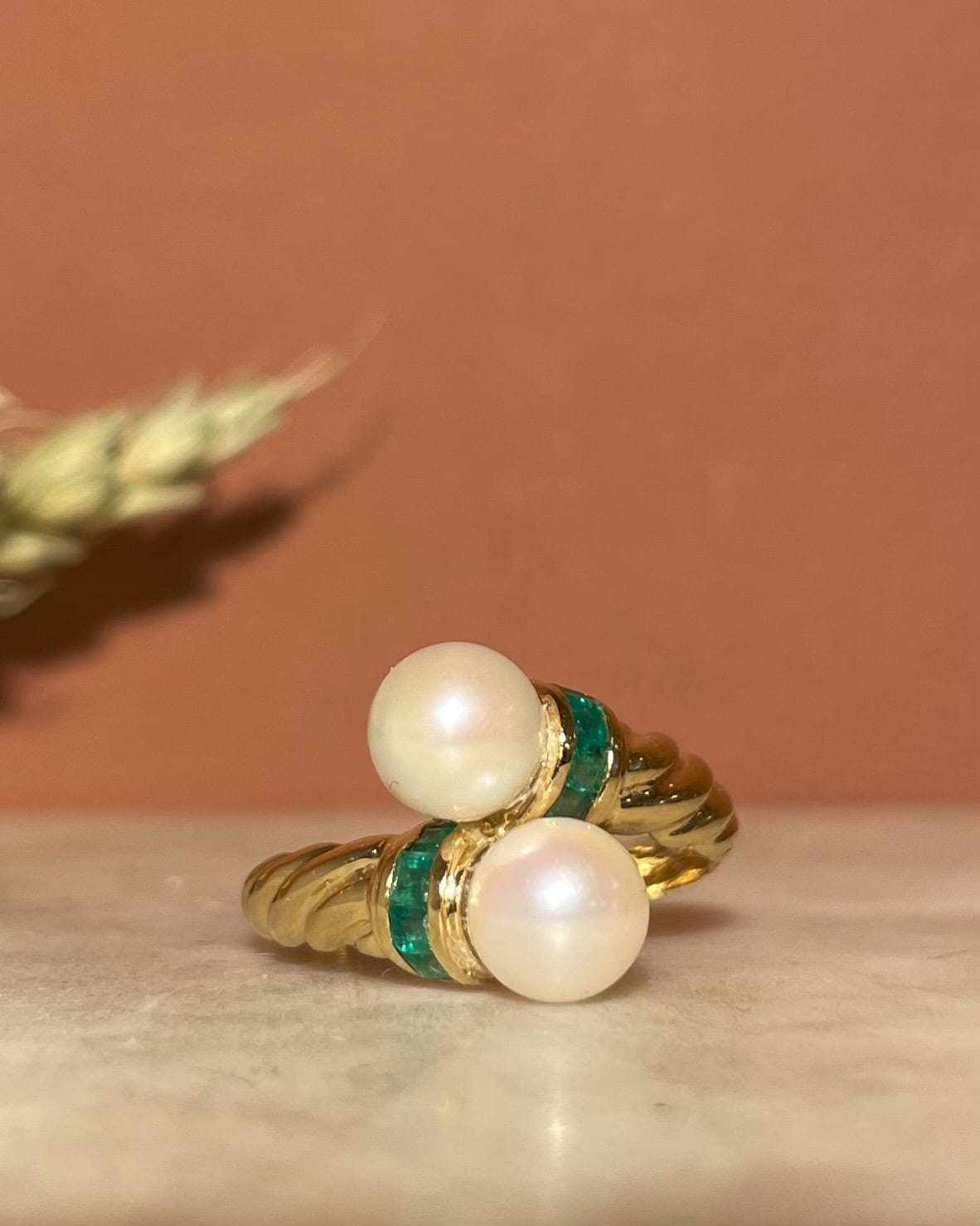 Bague jonc Torsadée Perles &amp; Émeraudes "Gianna" - Elliade Paris