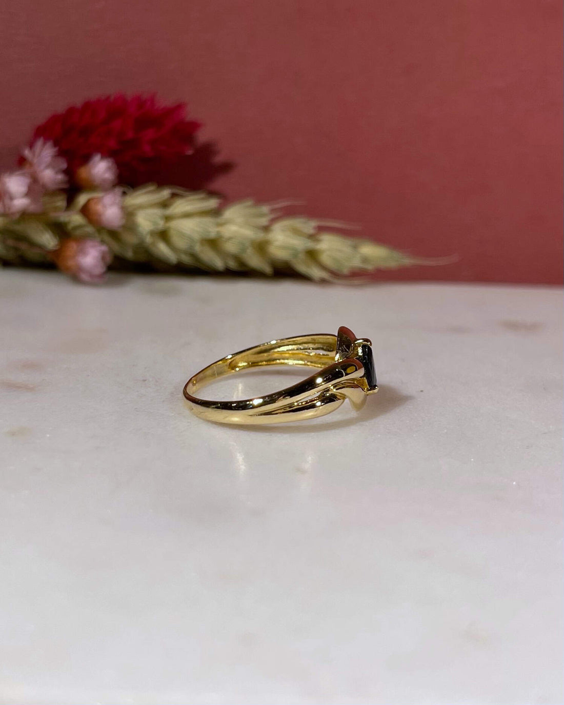 Bague Jonc Tourbillon Saphir &quot;Odine&quot; - Elliade Paris