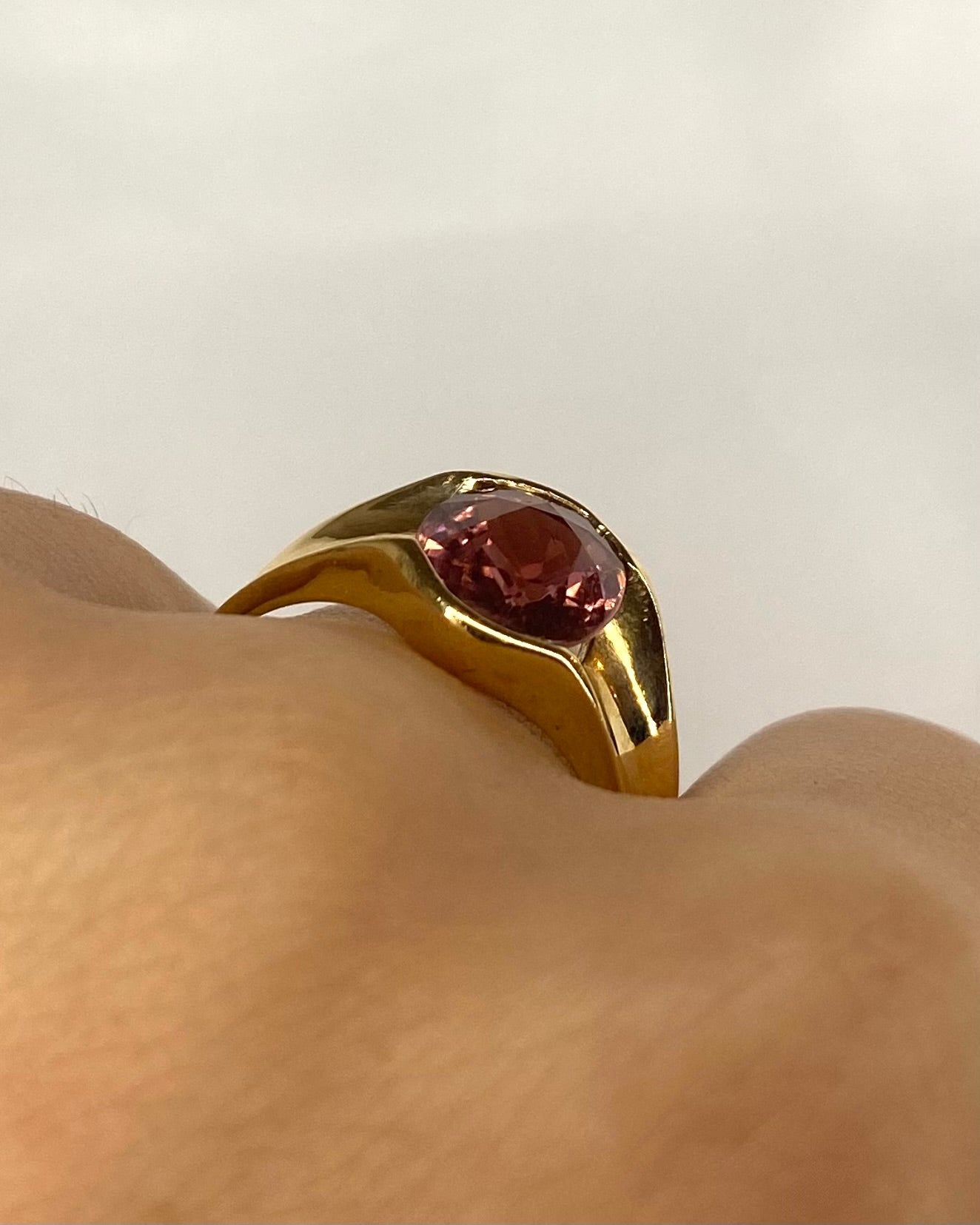 Bague Jonc Tourmaline 2.80 carats &amp; or 18 carats 5,25g &quot;Kika&quot; - Elliade Paris