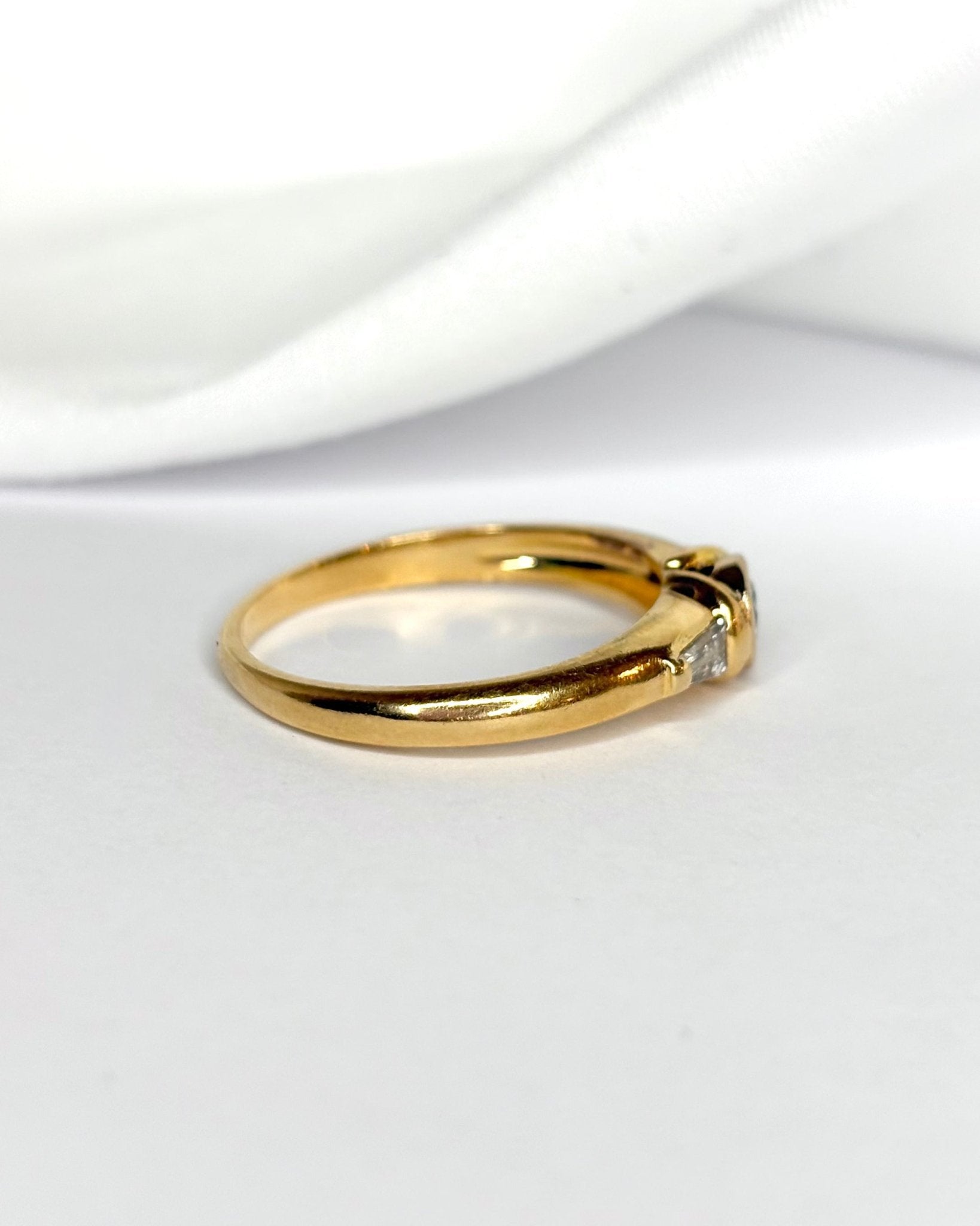 Bague Jonc Trilogie Diamants 0.55 carat &amp; Or Jaune 4.85g "Anouck" - Elliade Paris