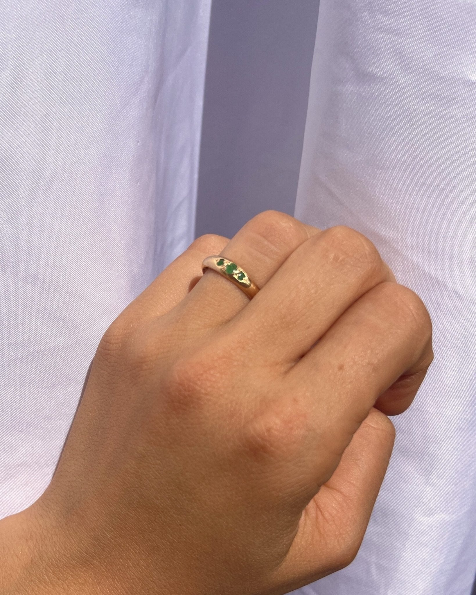 Bague Jonc Trilogie émeraude "Avril" - Elliade Paris