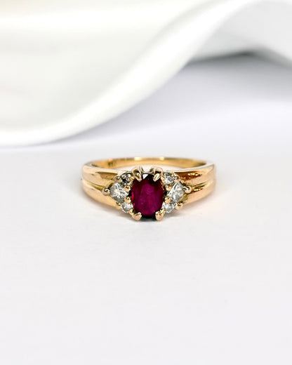 Bague Jonc Trilogie Rubis 0.50 carat &amp; Diamants "Maya" - Elliade Paris