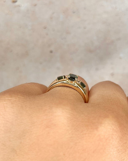 Bague Jonc Trilogie Saphirs Verts 0.99 carat "Zina" - Elliade Paris