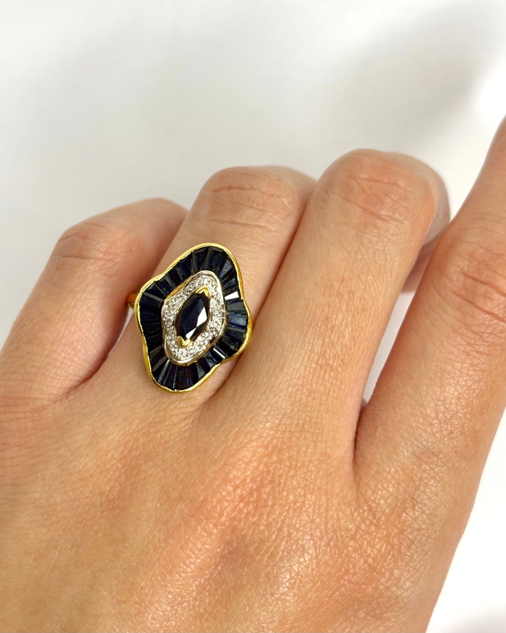 Bague Jupon Saphirs 1.50 carat &amp; Diamants "Lise" - Elliade Paris