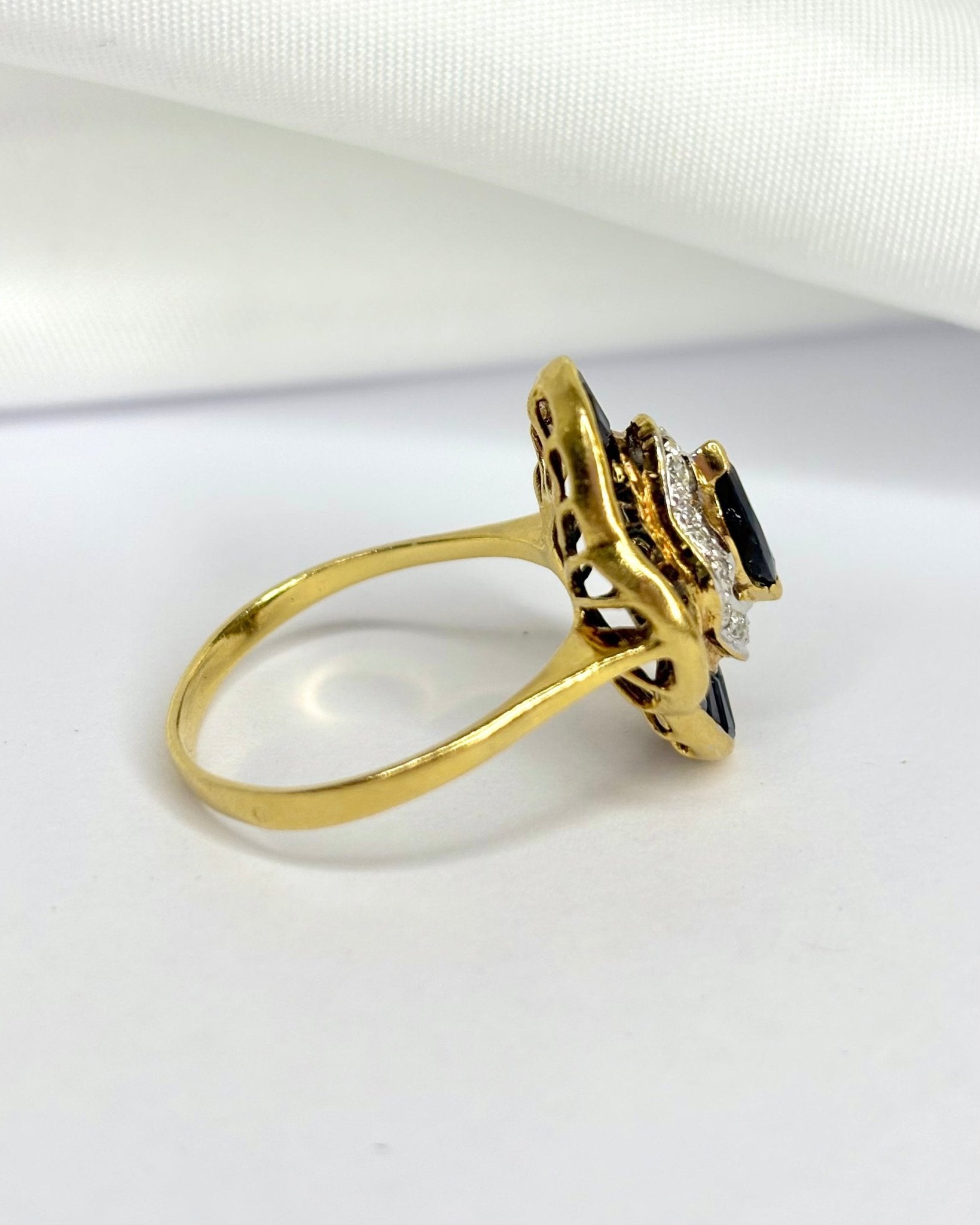 Bague Jupon Saphirs 1.50 carat &amp; Diamants "Lise" - Elliade Paris