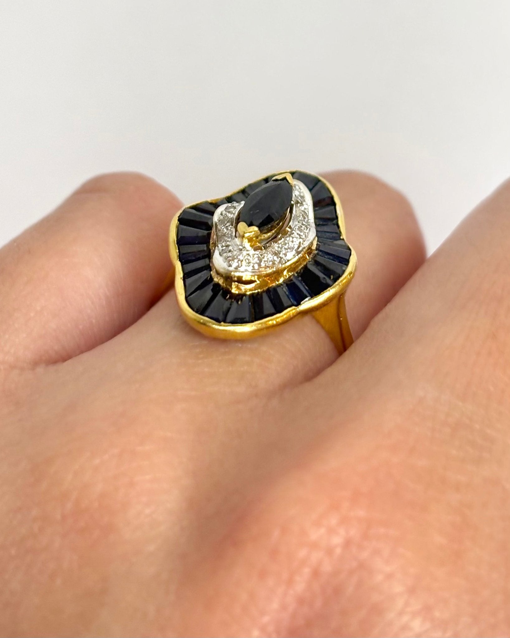 Bague Jupon Saphirs 1.50 carat &amp; Diamants "Lise" - Elliade Paris