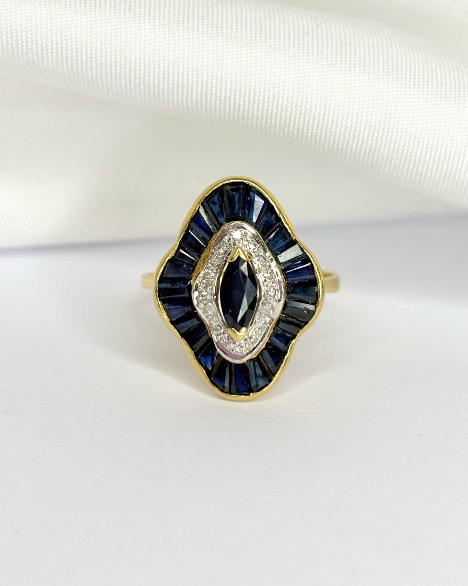 Bague Jupon Saphirs 1.50 carat &amp; Diamants "Lise" - Elliade Paris