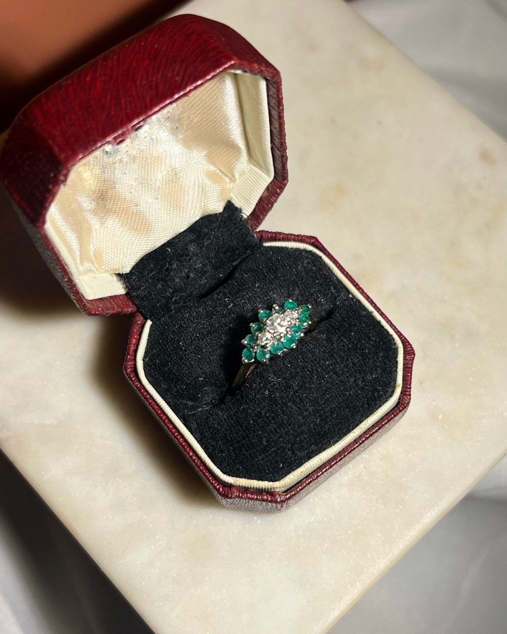 Bague Losange émeraudes &amp; diamants "Jane" - Elliade Paris