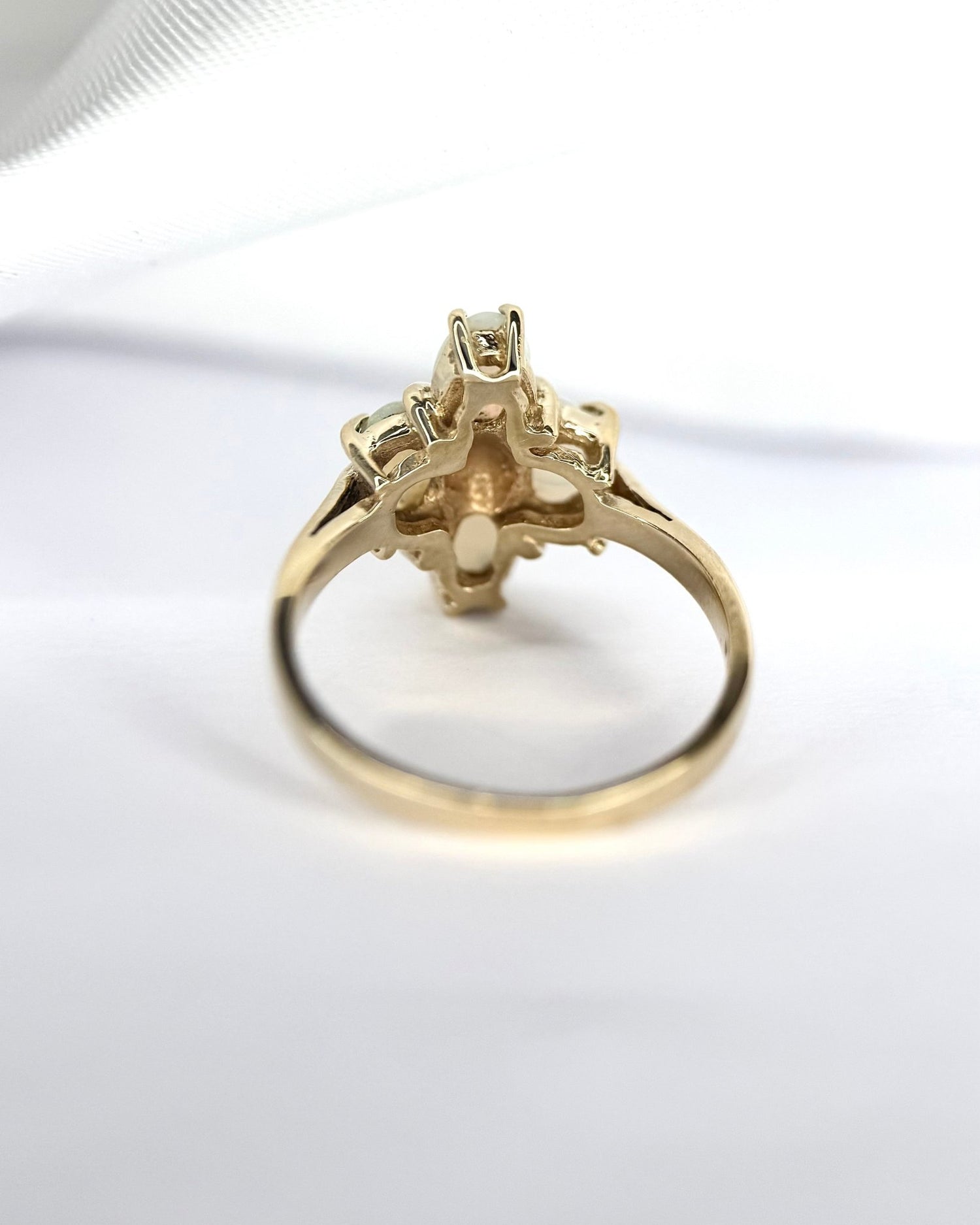 Bague Losange Opales Cabochon 1.08 carat "Amanda" - Elliade Paris
